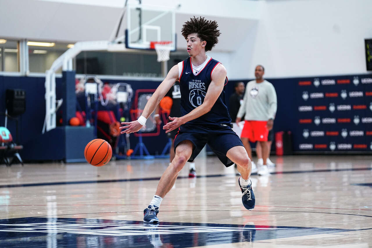 Jon Rothstein says UConn freshman looked like 'a veteran' in Huskies practice