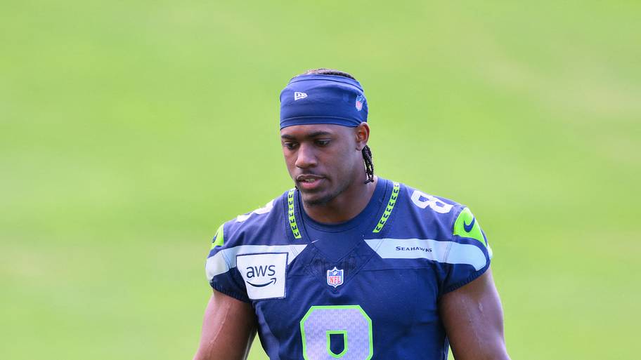 Jadarian Price during the Seahawks' 2026 minicamp.