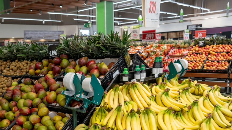 8 myths shoppers keep believing about grocery store produce