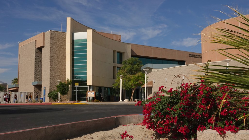 Palm Desert, CA / USA - November 15, 2019: Pretty campus view of the California State University San Bernardino - Palm Desert Campus