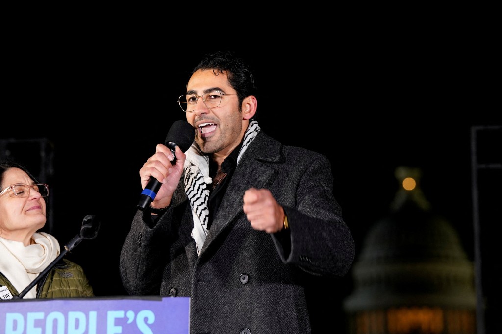 US appeals court overturns order releasing pro-Palestinian advocate Mohsen Mahdawi