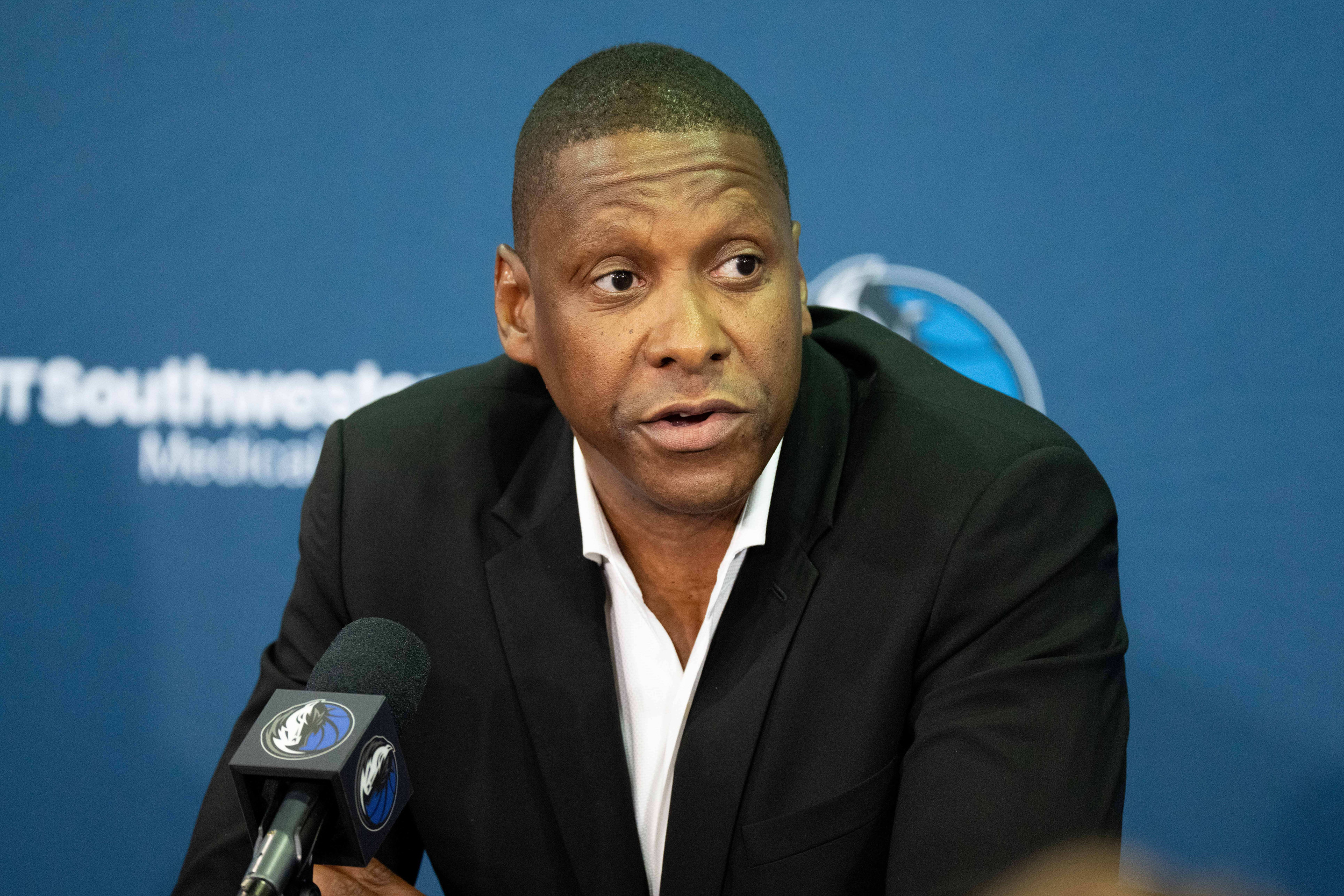 Mavericks continue to collect first-round picks