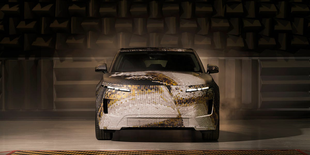 View photos of the Land Rover Range Rover GT
