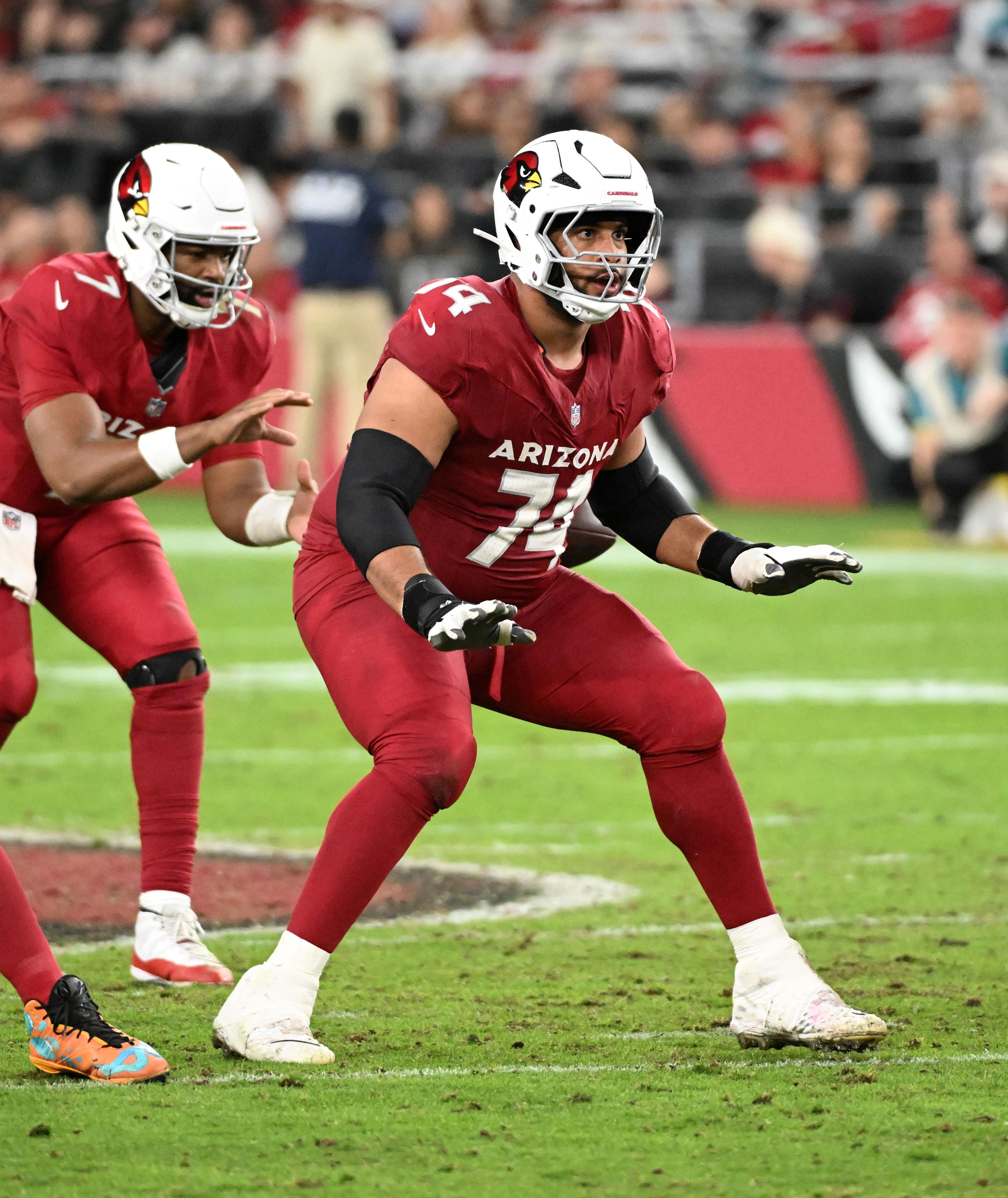 Arizona Cardinals guard Isaiah Adams reportedly charged for gun possession