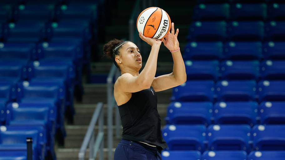 Azzi Fudd will get a shot at making a loud statement this weekend