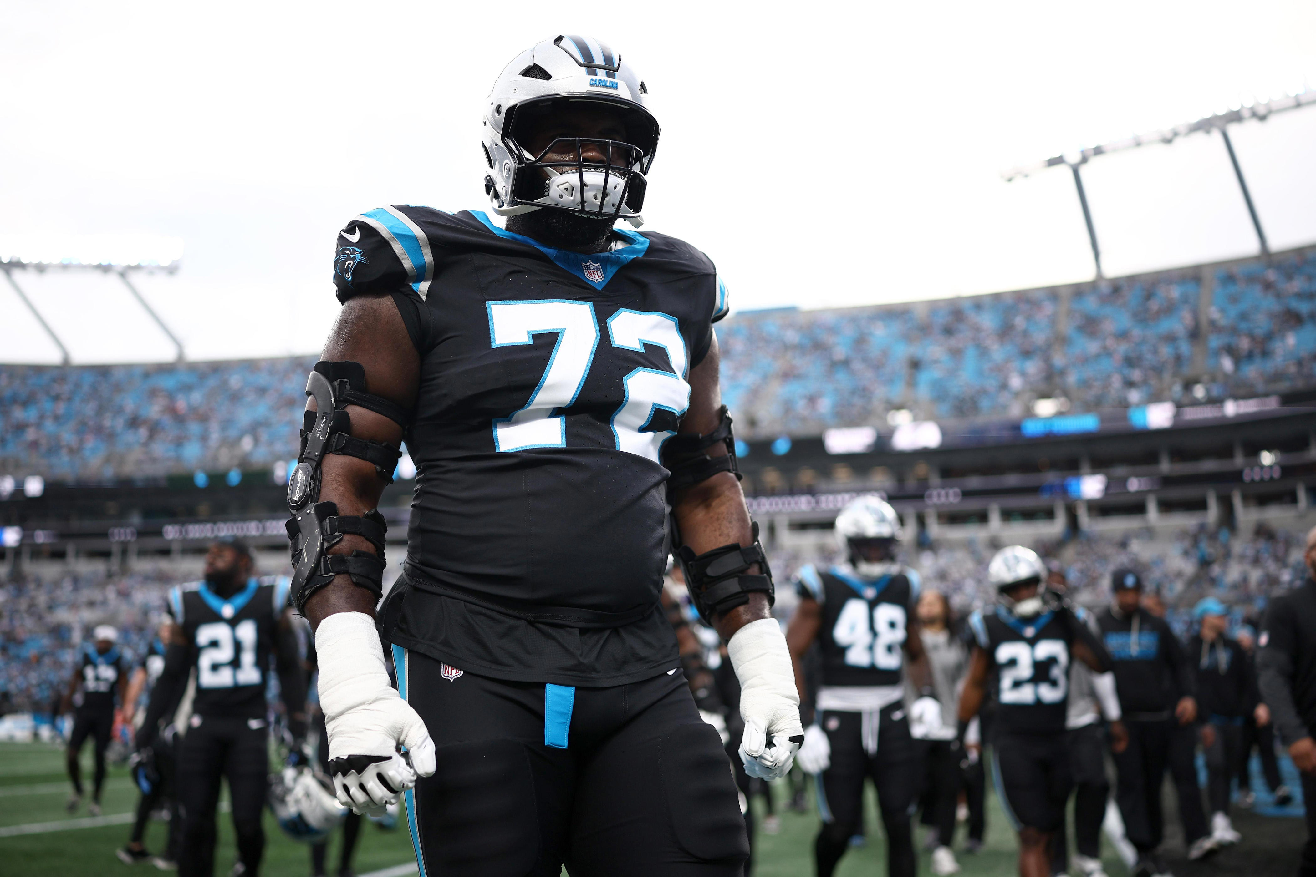 Panthers' Moton recovering from blood clot in lung
