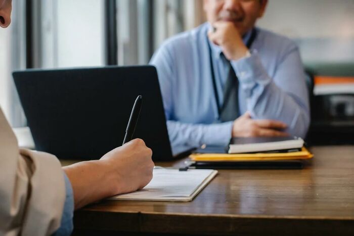 The Final Notice: 35 Absurd Resignation Stories People Remember