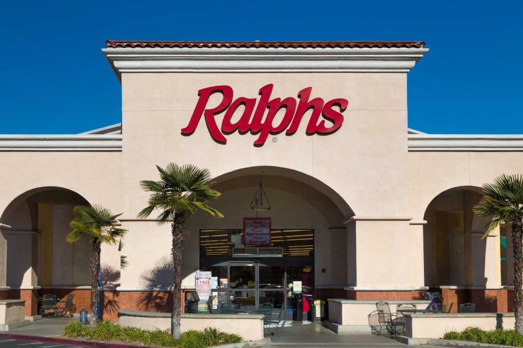 ralphs-grocery-store-sign-ralphs-135098102