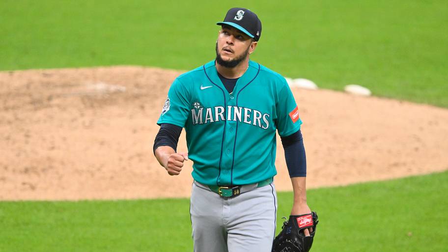 Seattle Mariners starting pitcher Luis Castillo