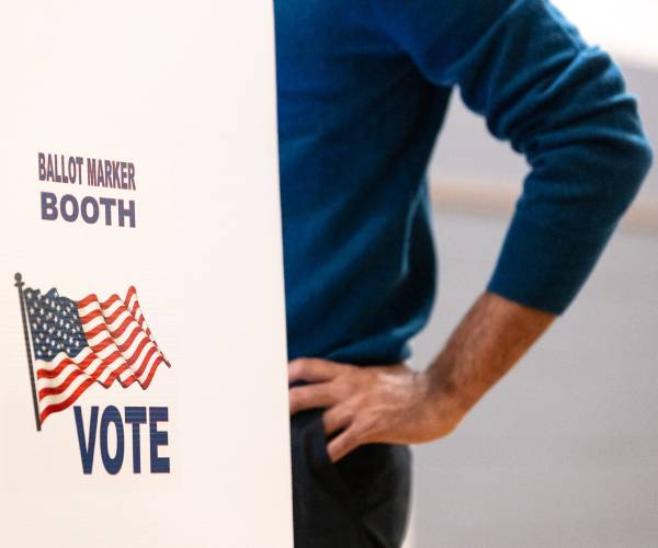 Report: Trump team huddles over midterm plan