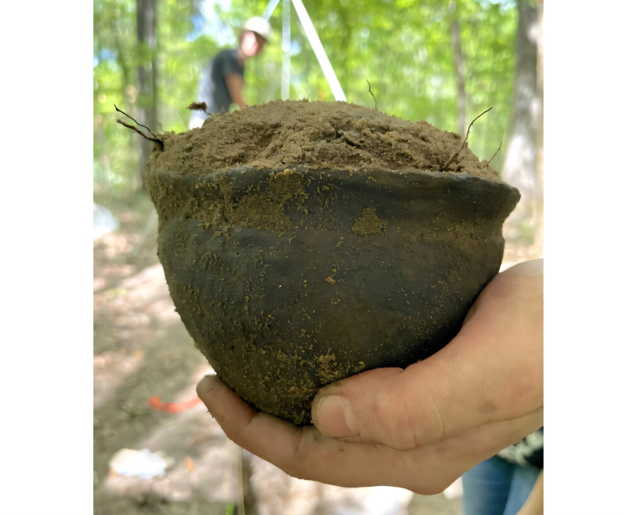 Students unearth rare, centuries-old pot at Florida Spanish mission site