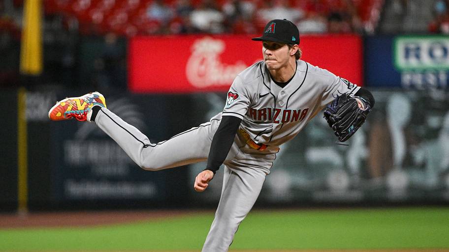 Diamondbacks place fan-favorite pitcher on IL in surprise move