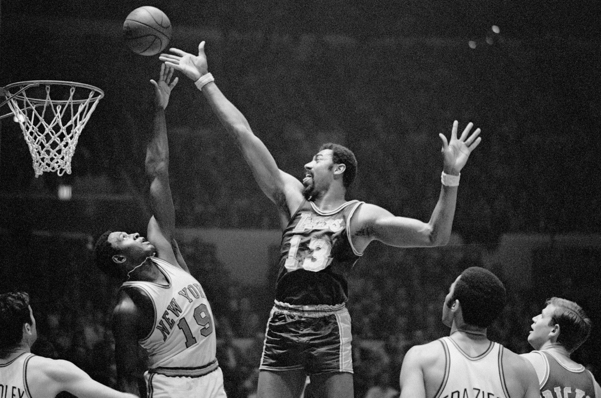 NBA legend's memorabilia found in thrift shop sells for huge number