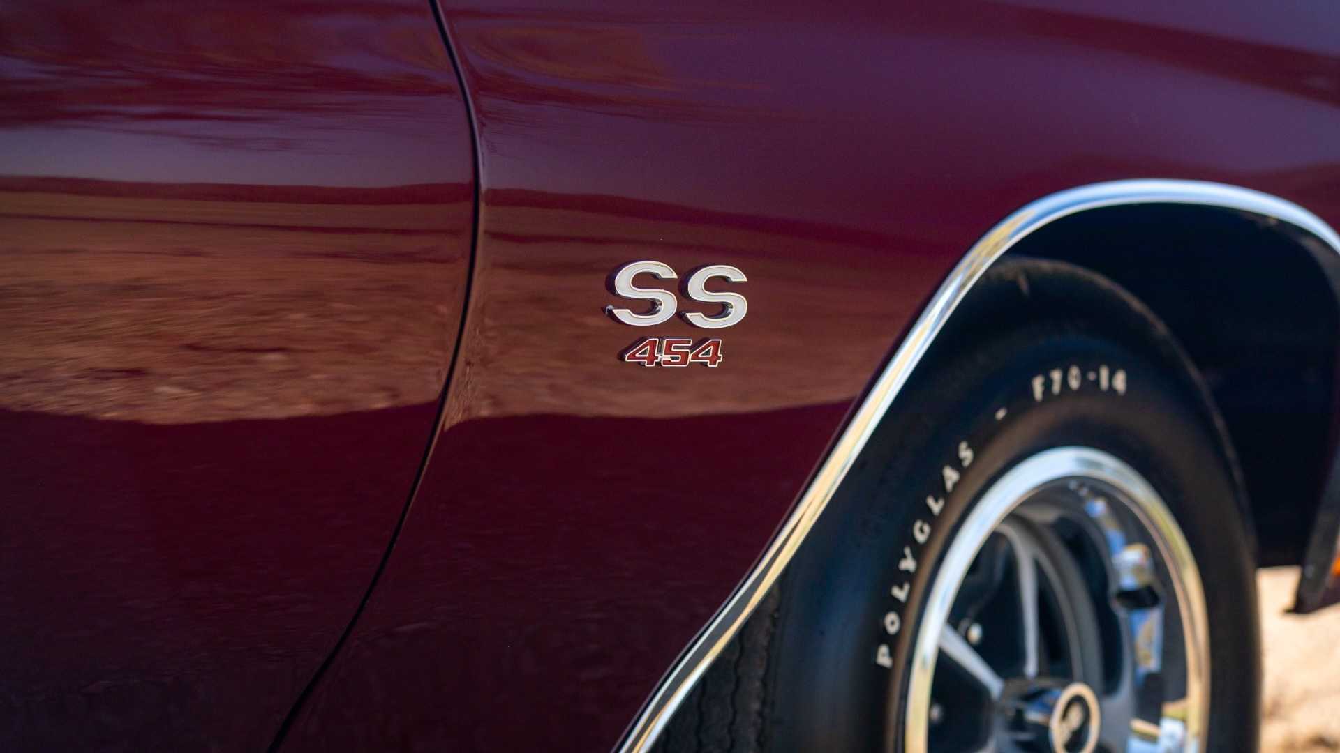1970 Chevrolet Chevelle LS6 fender badge