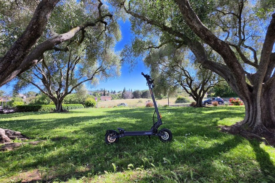 Skip summer traffic with one of these discounted Ausom e-scooters