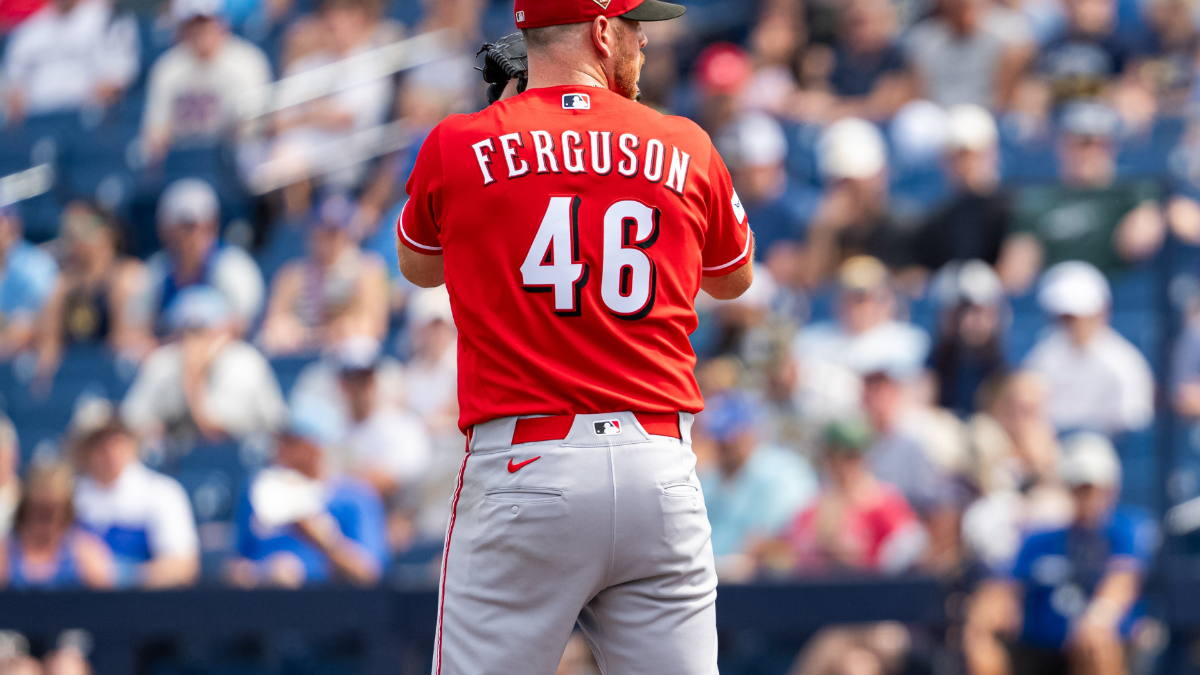 MLB: Reds pitcher loses his cool, sparks major umpire controversy that costs an out