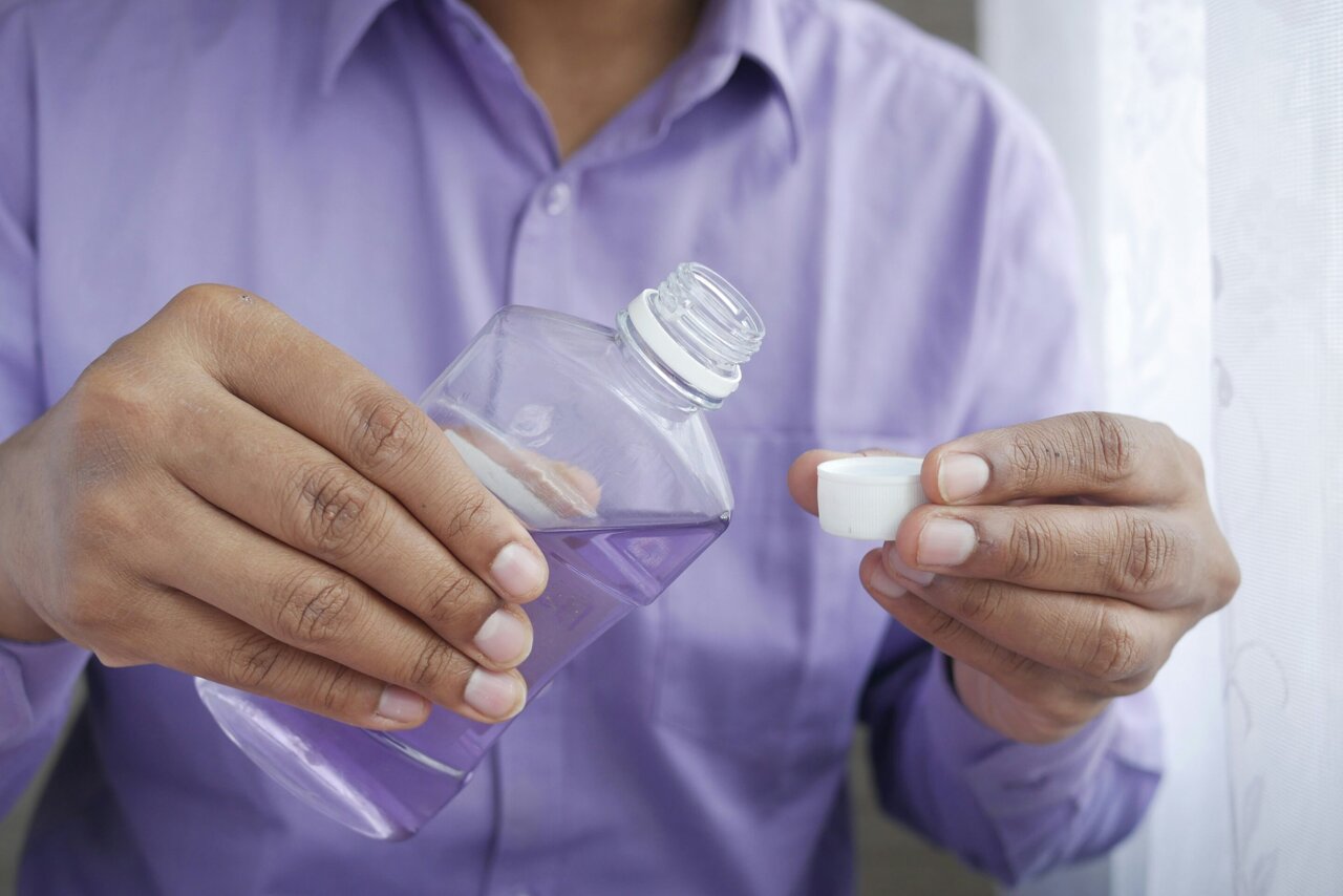 Imbalances in the oral microbiome linked to symptomatic hand osteoarthritis