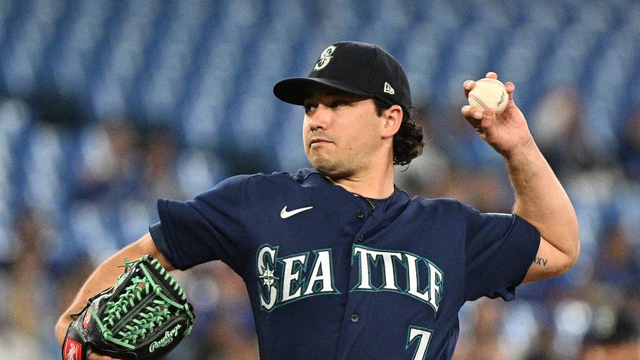 Seattle Mariners starting pitcher Marco Gonzalez throws a baseball during a game.