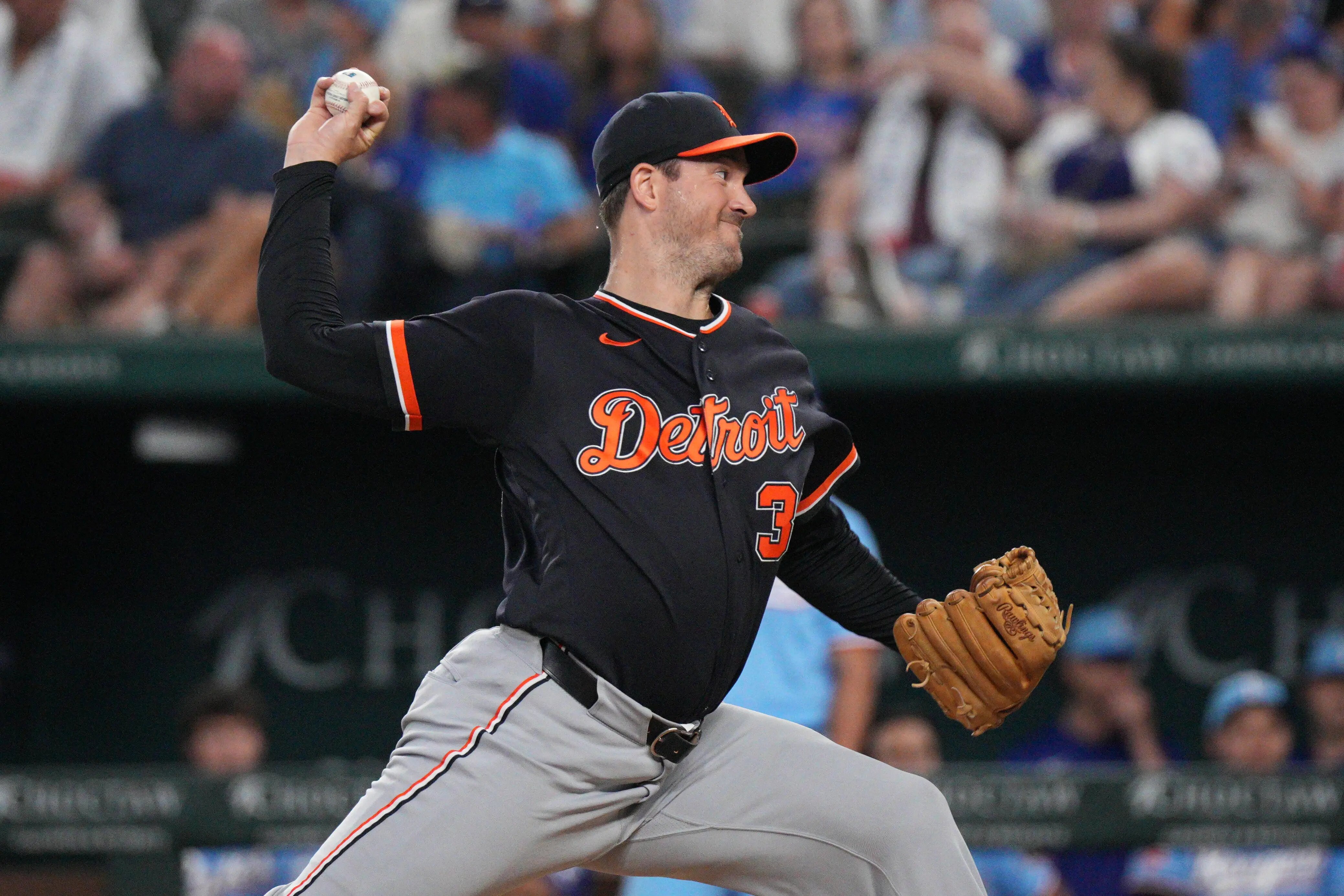 Jul 5, 2026; Arlington, Texas, USA; Detroit Tigers pitcher Drew Anderson (38) throws to the plate against the Texas Rangers during the eighth inning at Globe Life Field. Mandatory Credit: Raymond Carlin III-Imagn Images