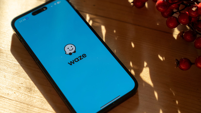5 disadvantages of using Waze over Google Maps or Apple Maps