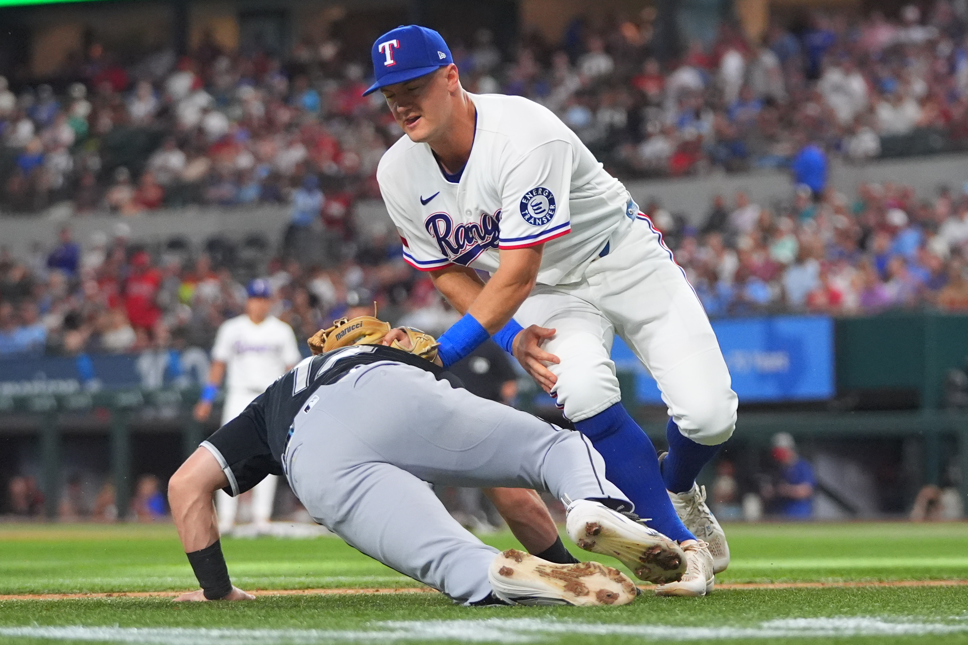 Rangers 3B and leading hitter Josh Jung exits with calf tightness after C Kyle Higashioka put on IL
