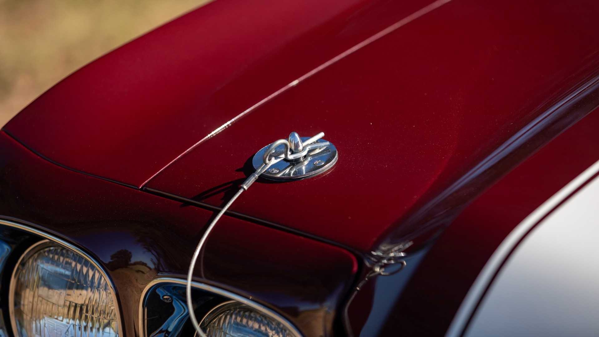 1970 Chevrolet Chevelle LS6 hood pin