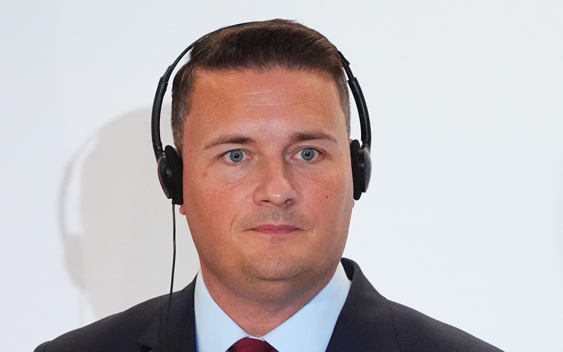 Streeting says sorry for joking about early prisoner releases
