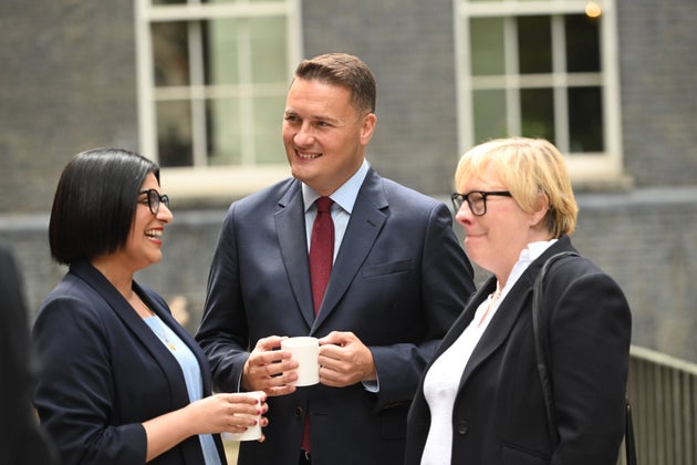 Streeting and Mahmood forced to apologise after early release joke caught on camera
