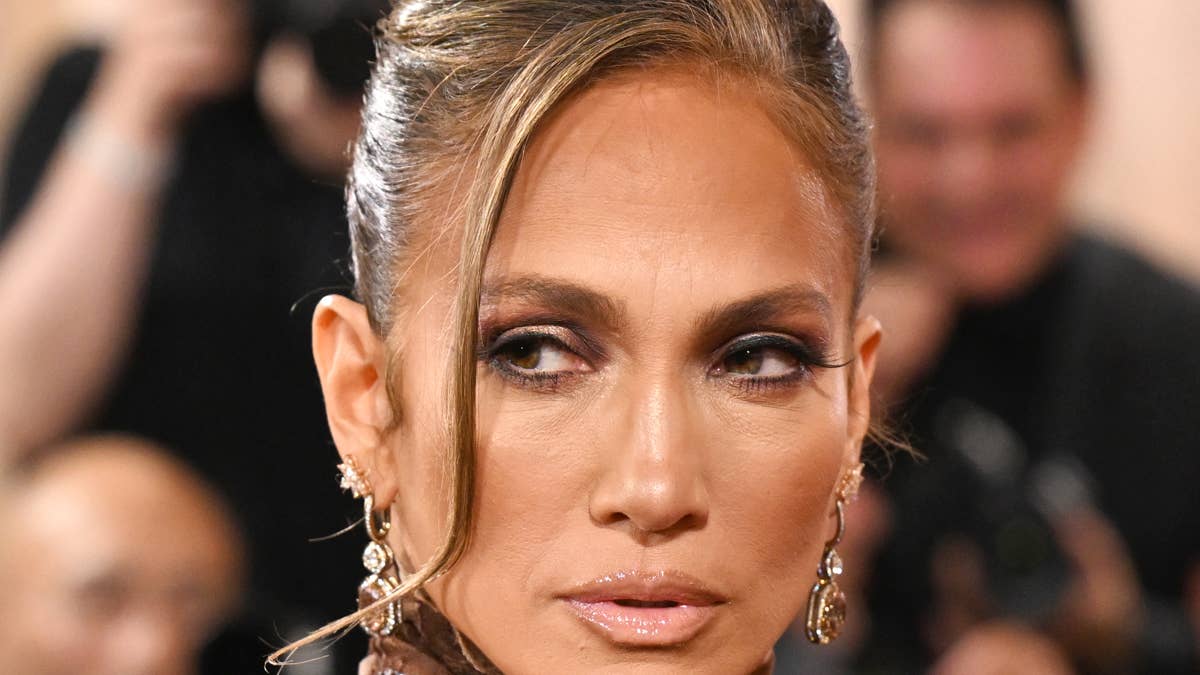 Get Jennifer Lopez's stylish Capri leggings look for just $6 on Amazon