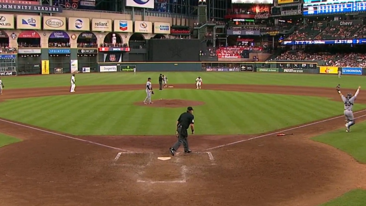MLB: Marlins pull off only the second triple play in franchise history—and José Altuve was the unlucky victim