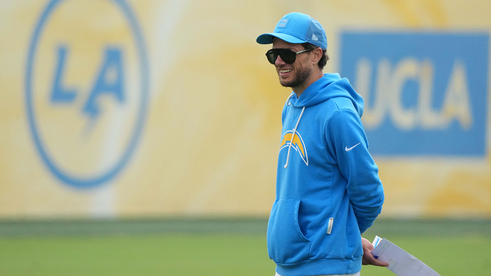 Analyst sends 'dizzying' warning to defenses about new Mike McDaniel Chargers' offense