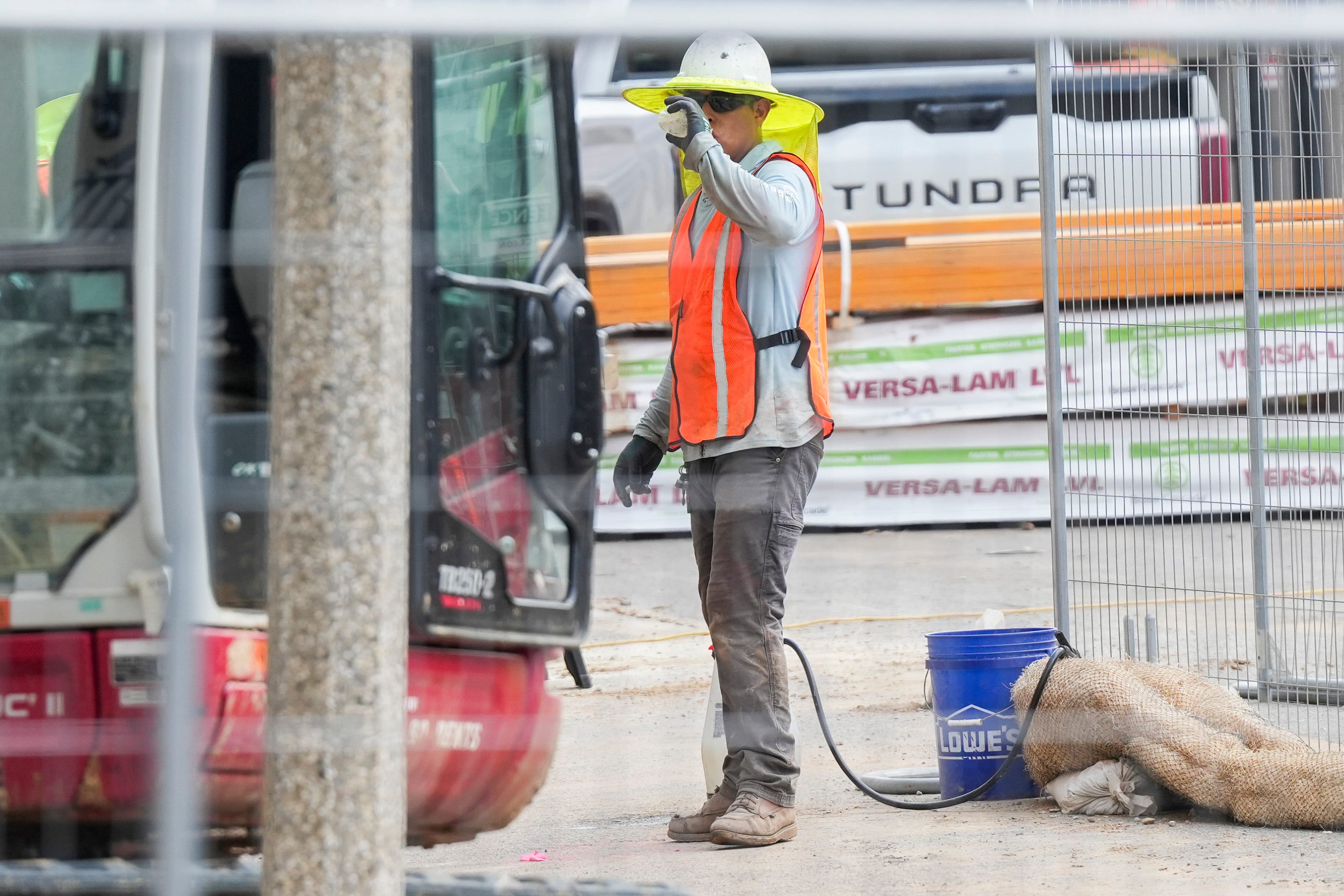 Flash flooding threatens Mid-Atlantic, heat scorches many states