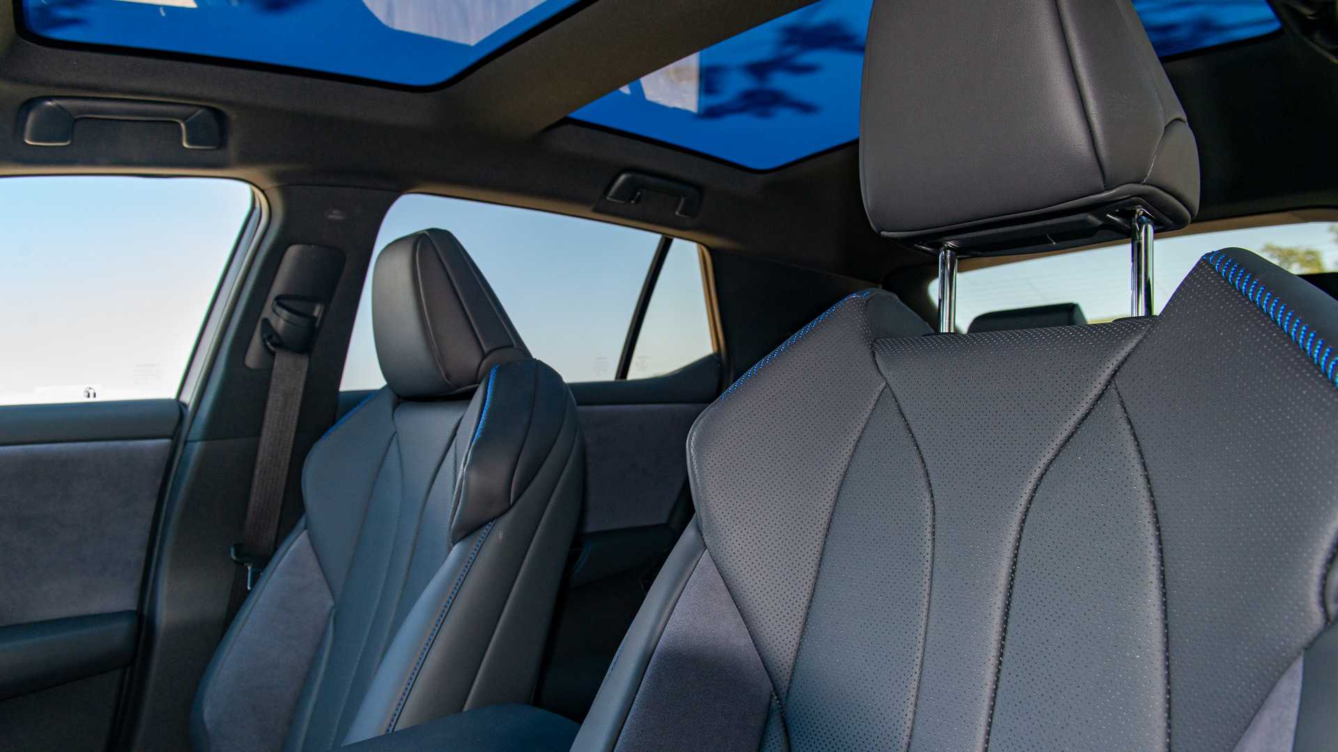 2026 lexus rz 550e f sport awd front-15