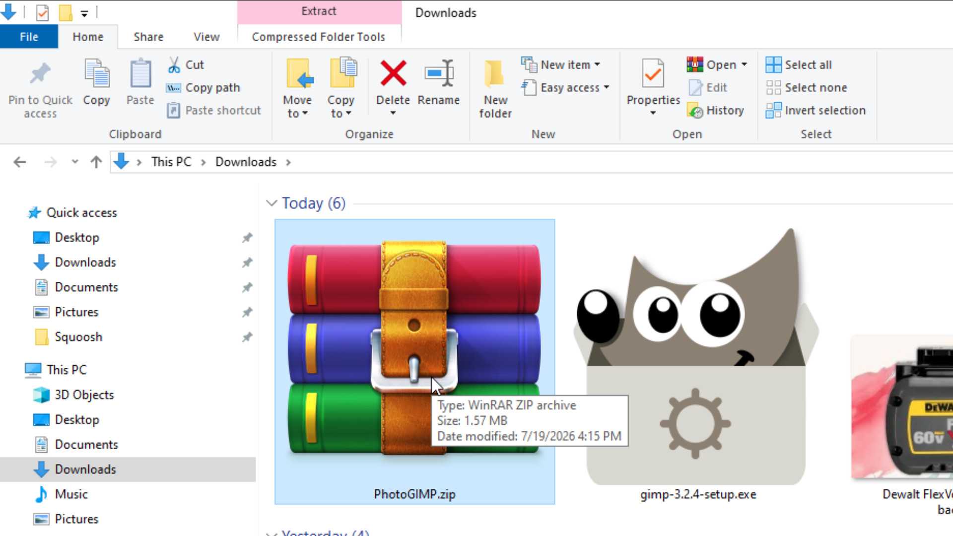 Showing GIMP with PhotoGIMP plugin