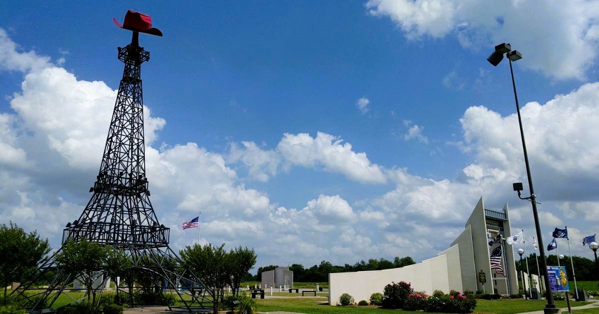 People are traveling from Dallas to see this Instagrammable tower