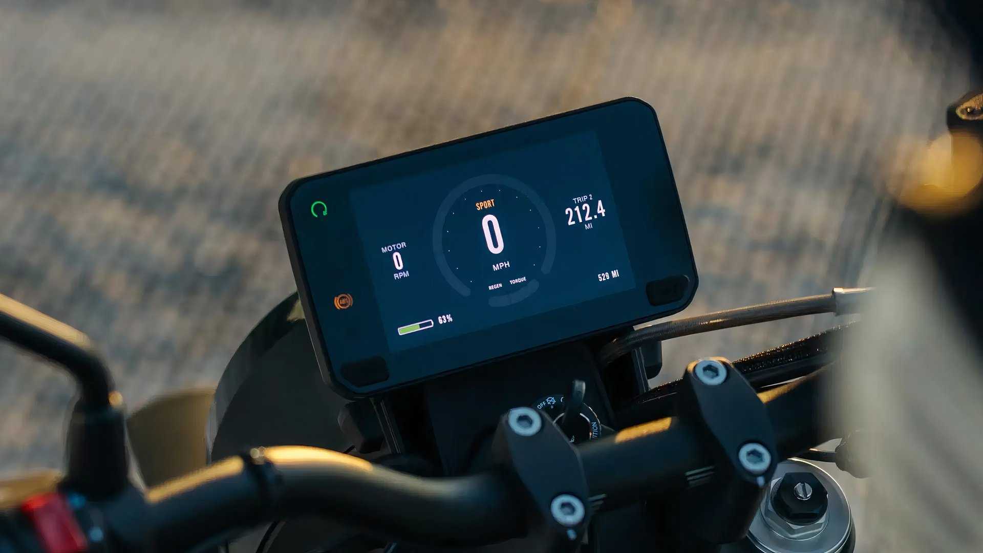Zero FXE 5 inch instrument cluster detail shot