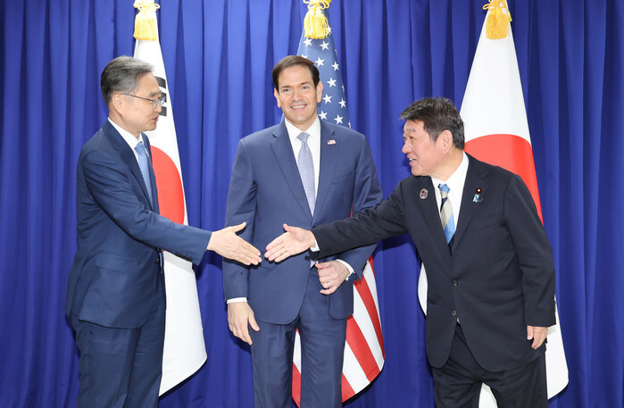 S Korea-US.-Japan meeting in Manila