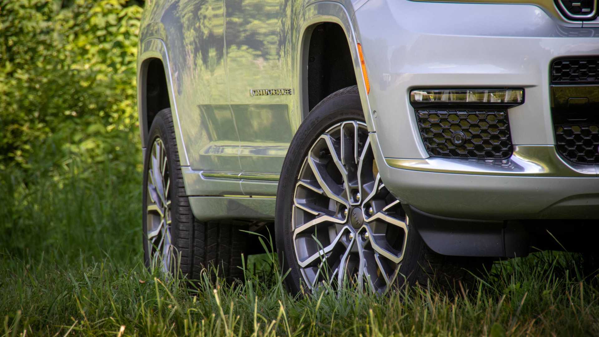 2025 Jeep Grand Cherokee L wheels
