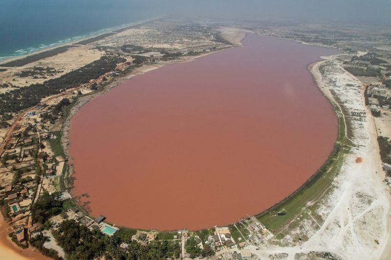 Senegal's 'pink lake' recovers its rosy hue, reviving salt trade