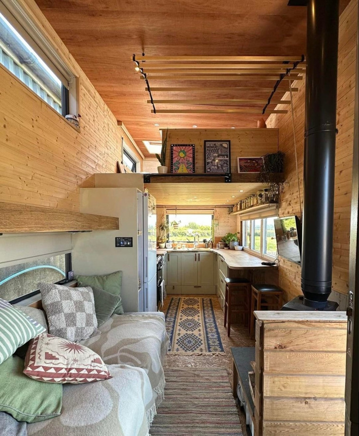 12 People Who Built a Tiny House and Found the Right Person at the Door