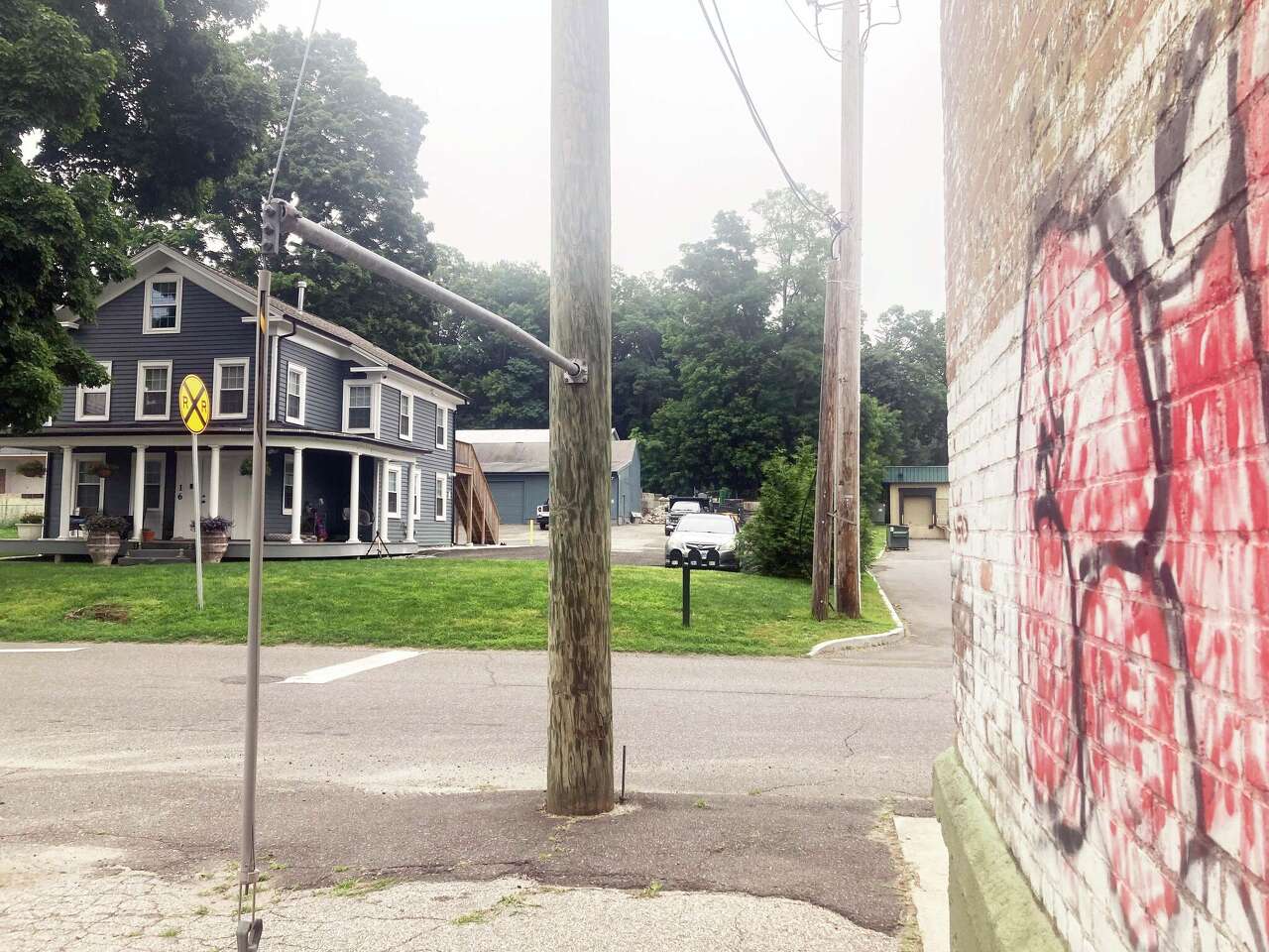Bethel stone mason’s plan to raze barn, build contractor condos part of changing industrial zone