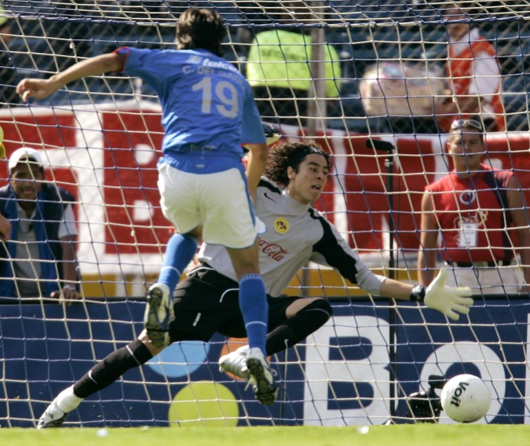 Guillermo Ochoa in action.