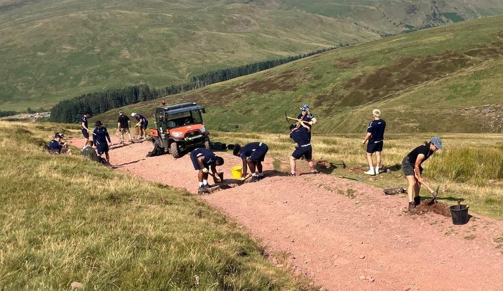 Hero rugby team removes bath ‘influencer’ carried to top of mountain
