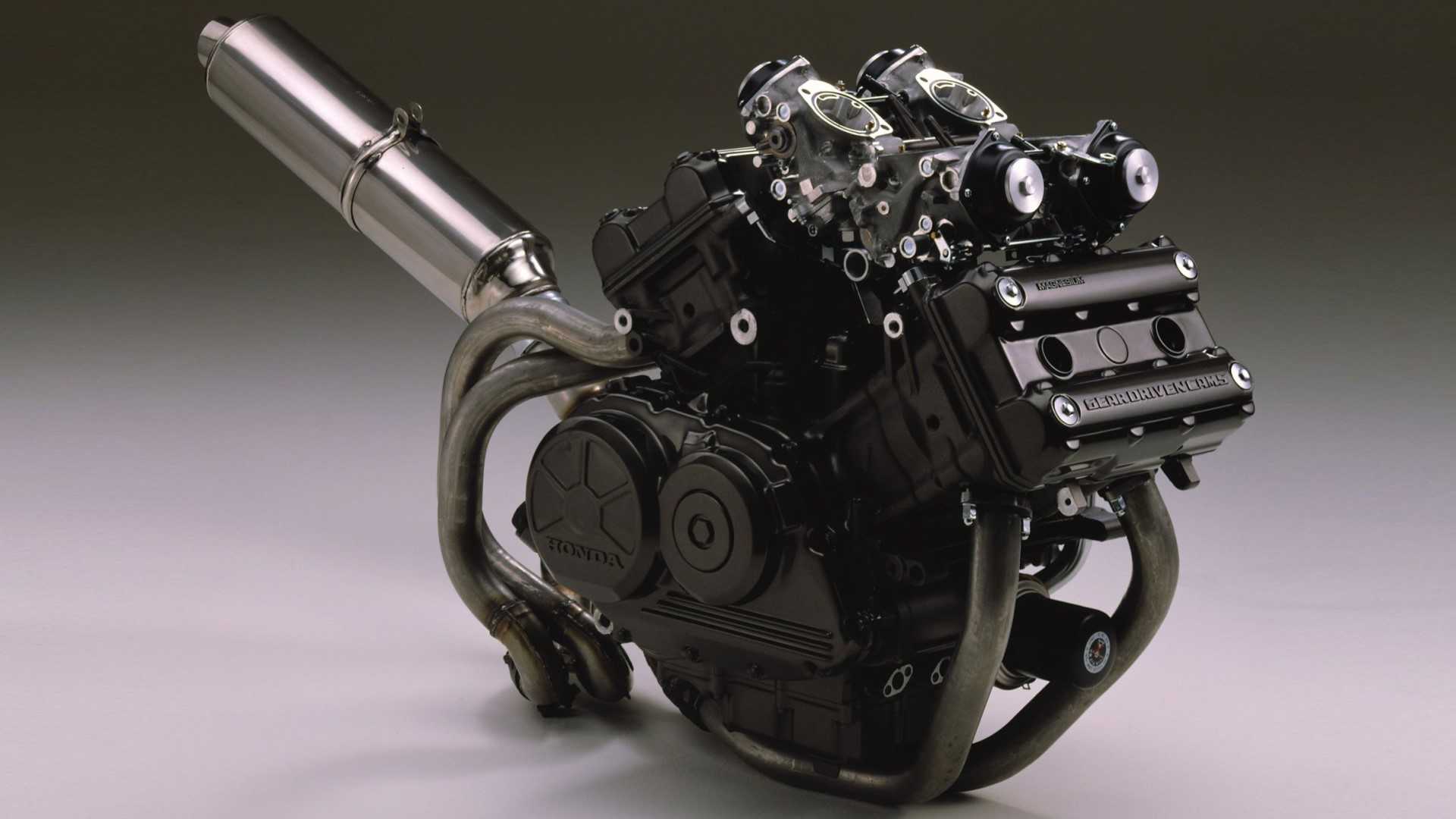 1987 Honda VFR750R RC30 engine