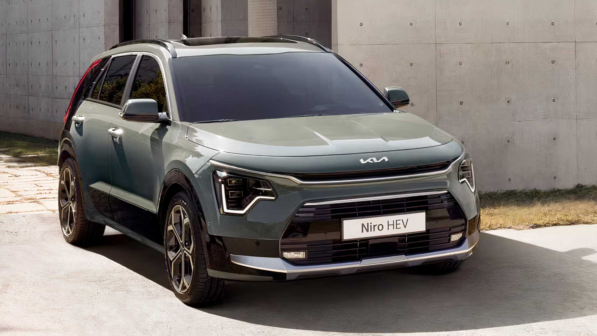 2026 Kia Niro Hybrid front 3/4 shot parked