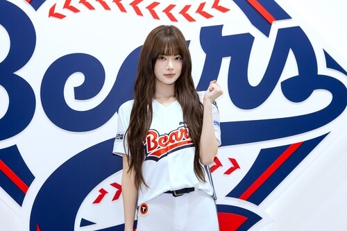 Le Sserafim's Hong Eun-chae to throw ceremonial first pitch at Japanese pro baseball game