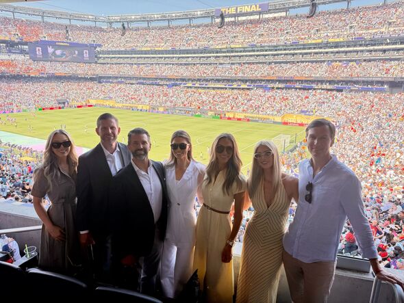 Trump family posed for a group pic in the MetLife stadium