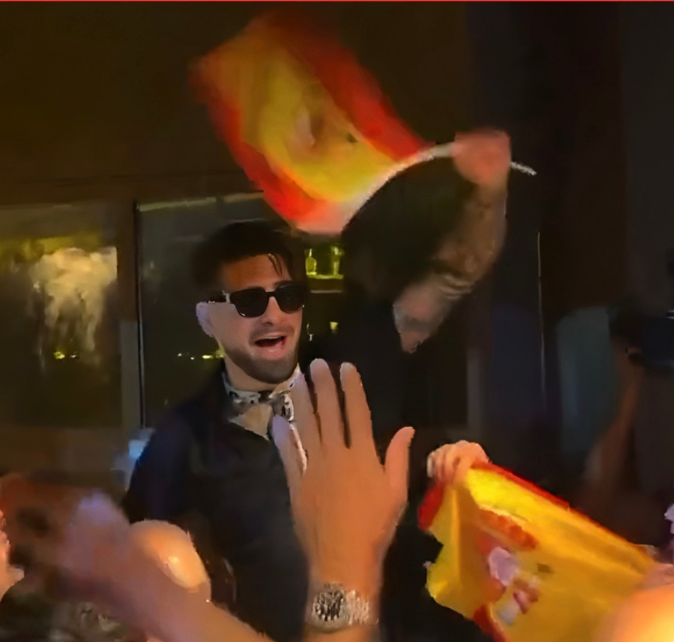 Topuria celebrates Spain's World Cup win