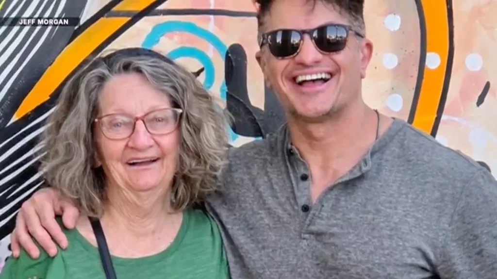 Arizona teen help woman with dementia