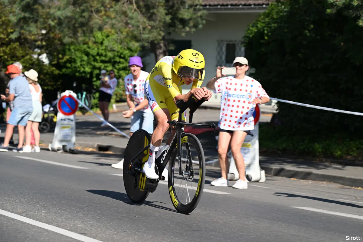 Pogacar nearly crashed in the turn where Lipowitz crashed out of the Tour de France: 'A few cars there during recon'
